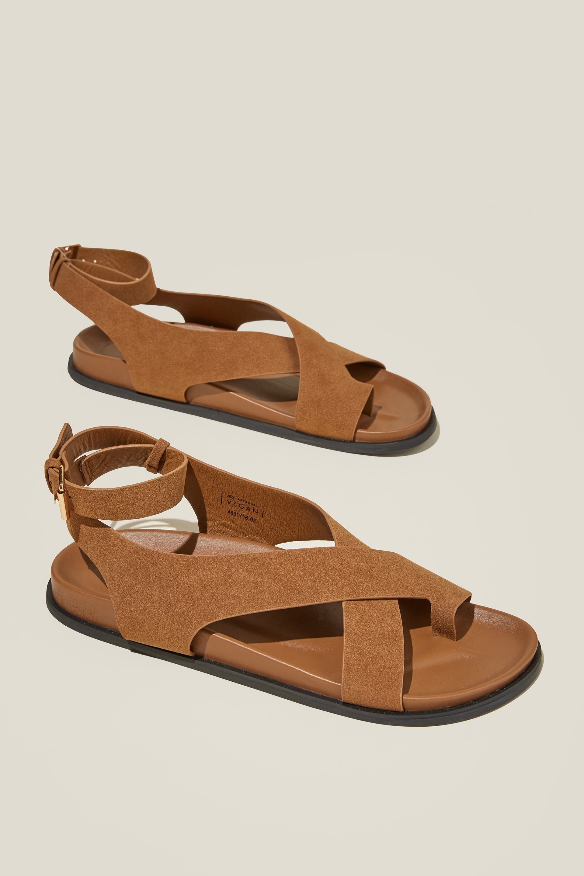 Red toe post on sale sandals