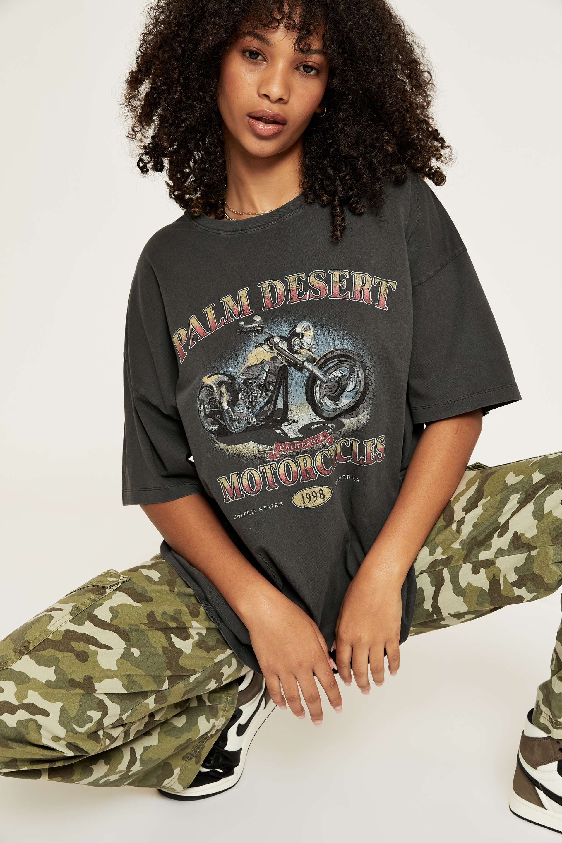 Supré - Camryn Oversized Printed T Shirt - Phantom/palm desert