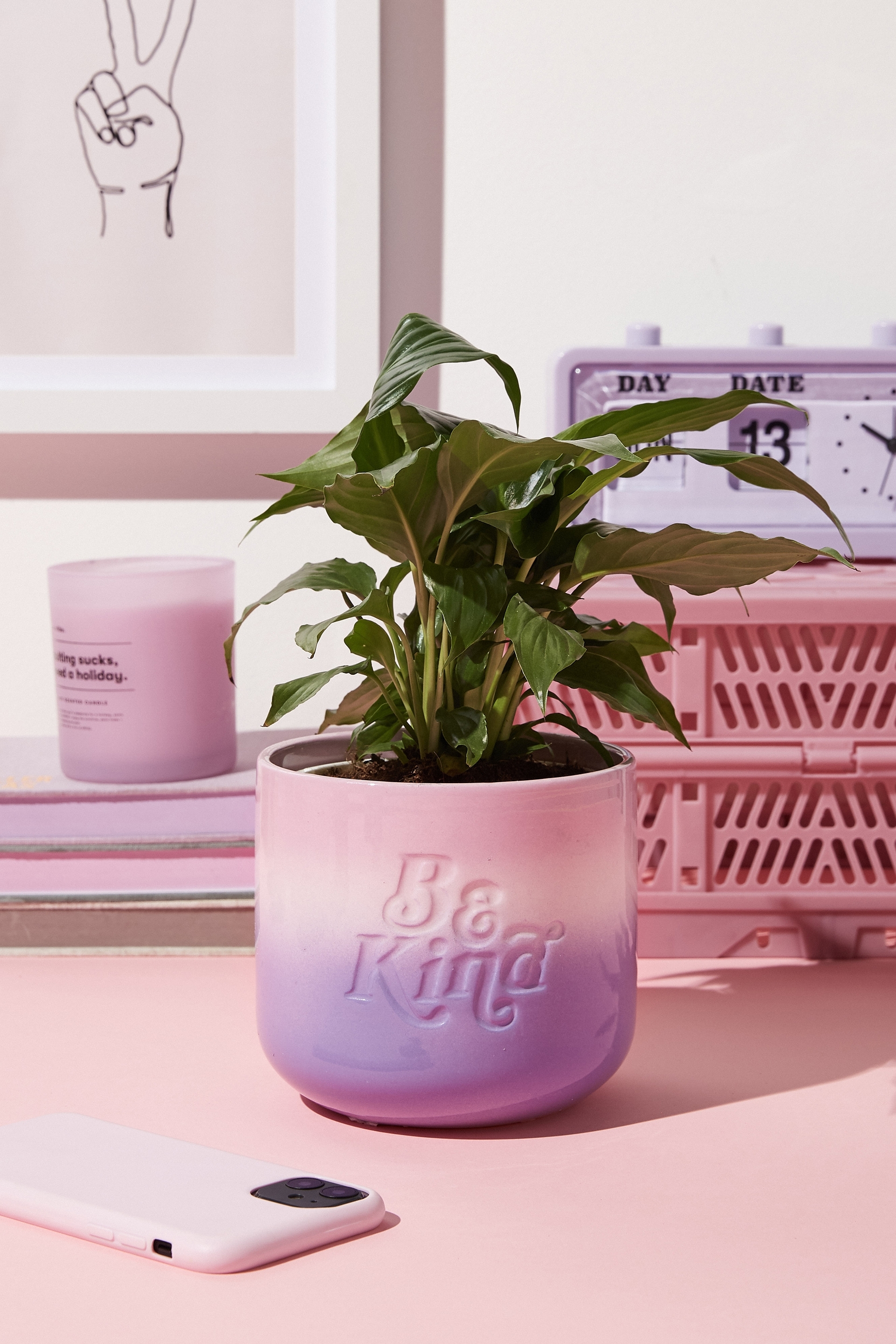 Typo - Midi Shaped Planter - Be kind pale lilac ombre