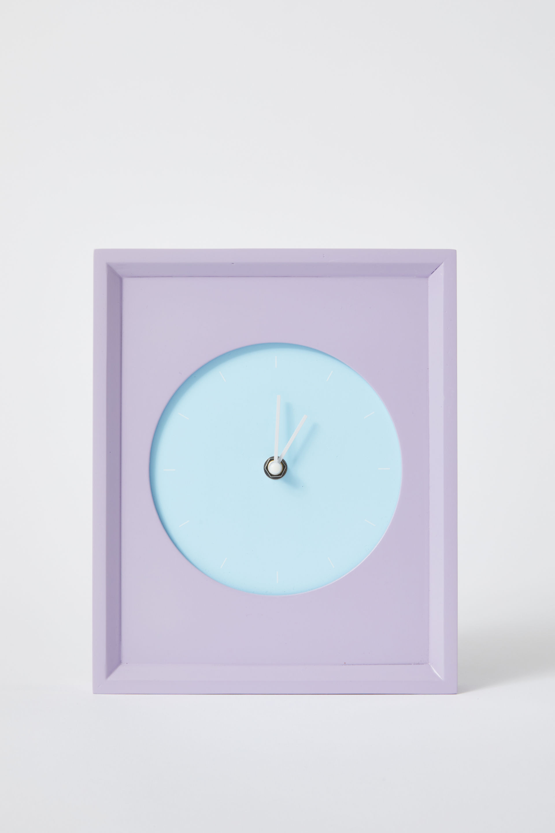 Typo - Time Out Desk Frame - Soft lilac circle