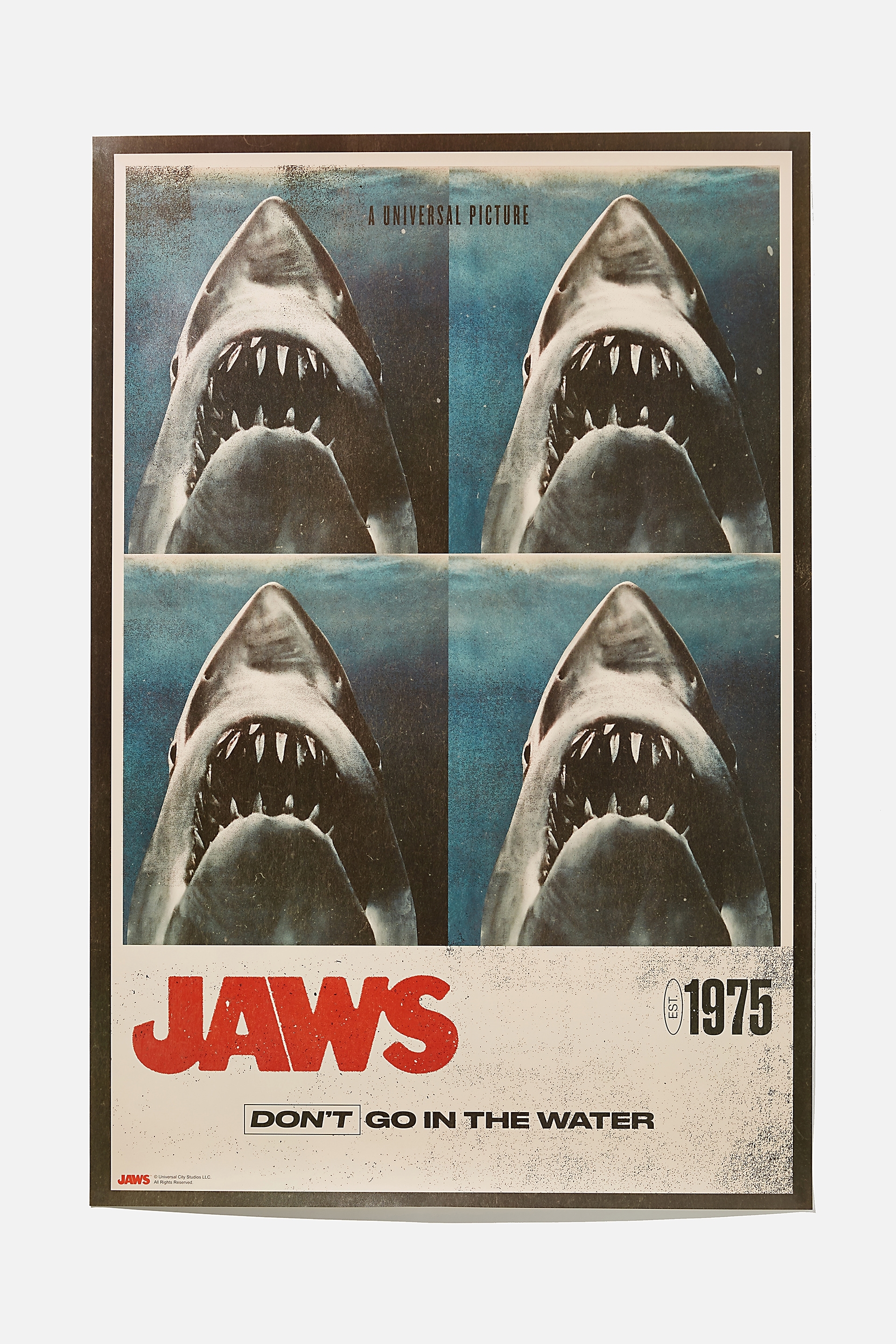 Typo - Jaws Hang Out Poster - Lcn uni jaws