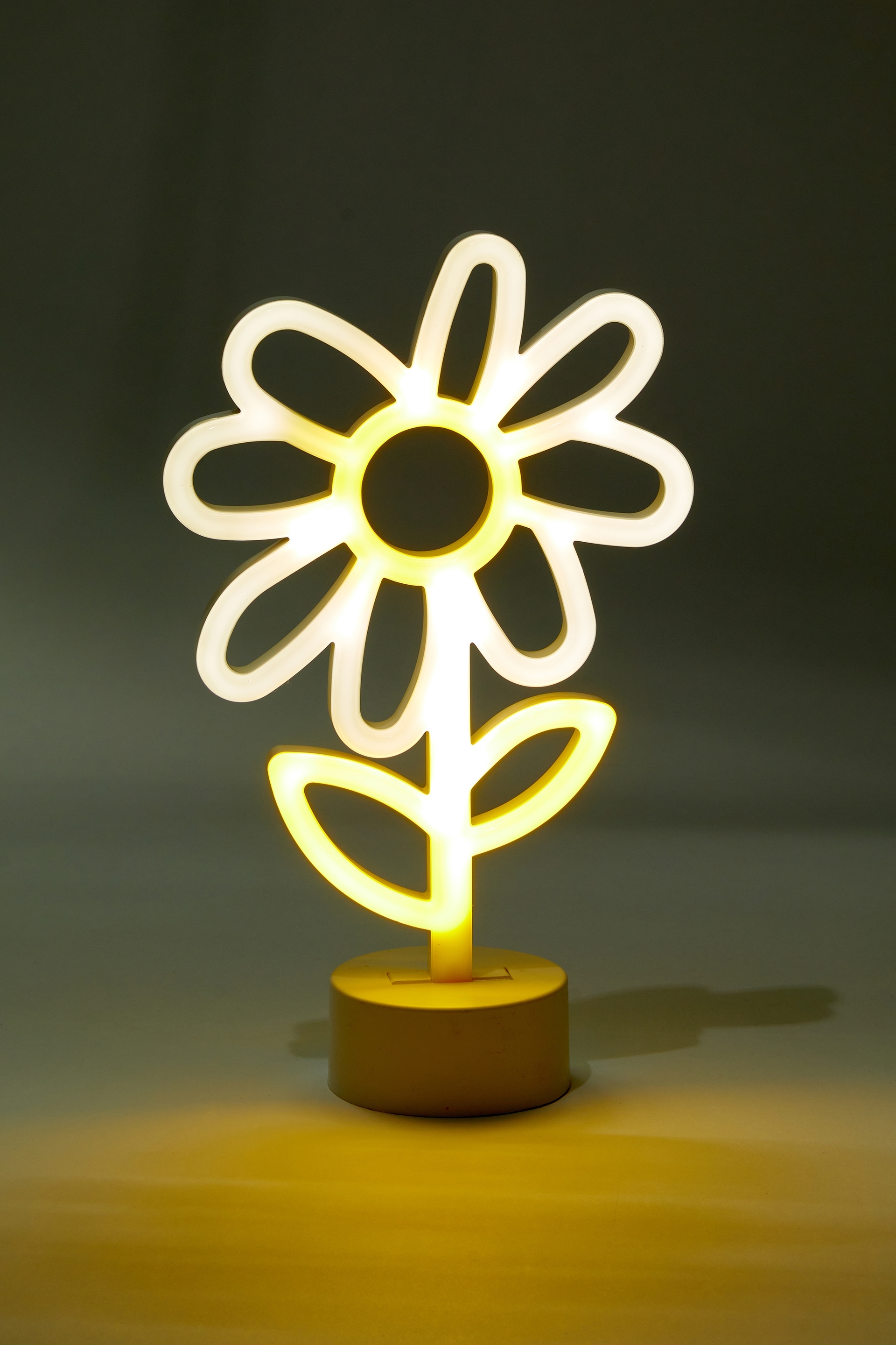 Typo - Shaped Desk Lamp - Daisy