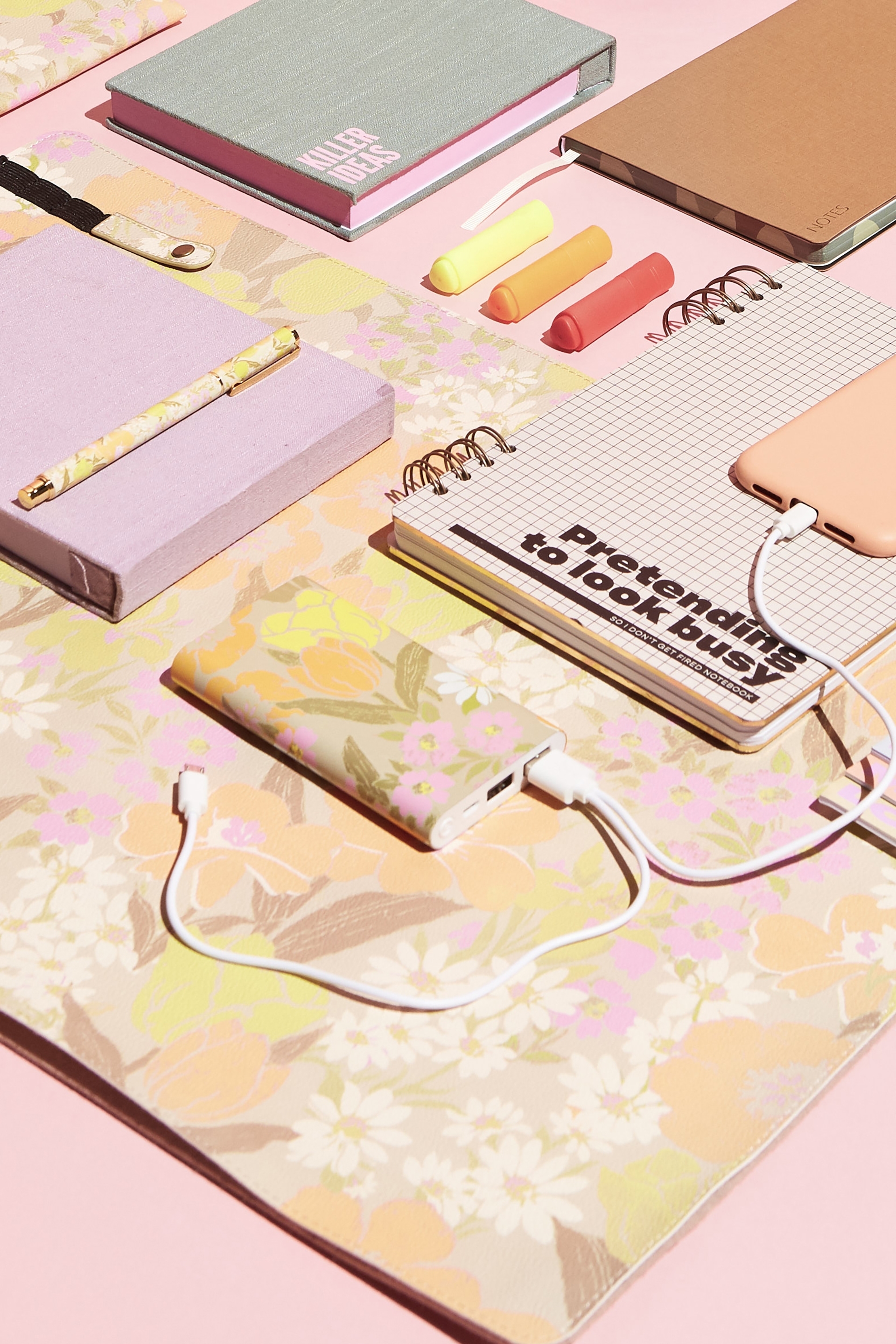 Typo - Printed Charge It Charger - Sand goldie floral