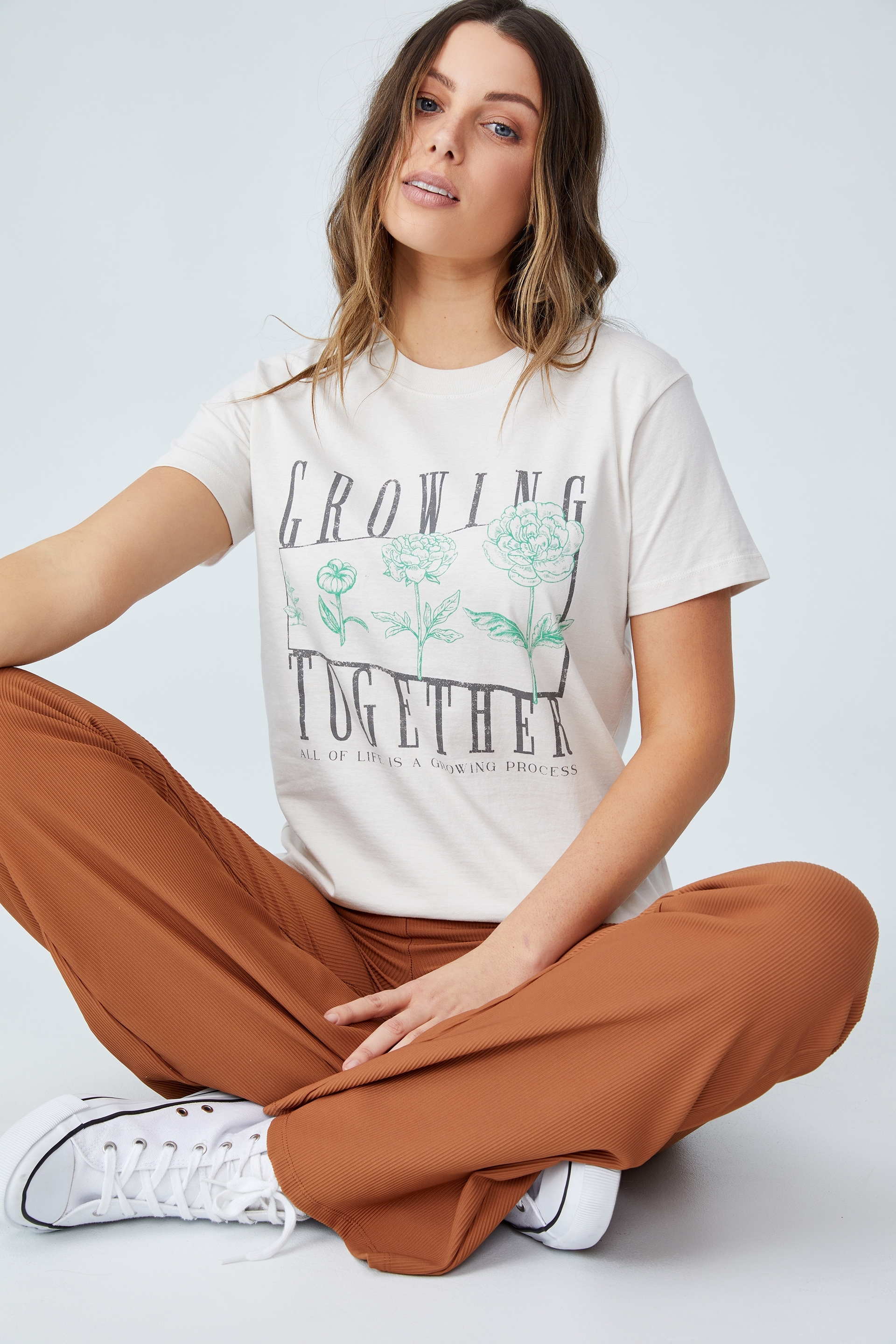 Cotton On Women - Classic Organic Cotton Graphic T Shirt - Growing together/white sand