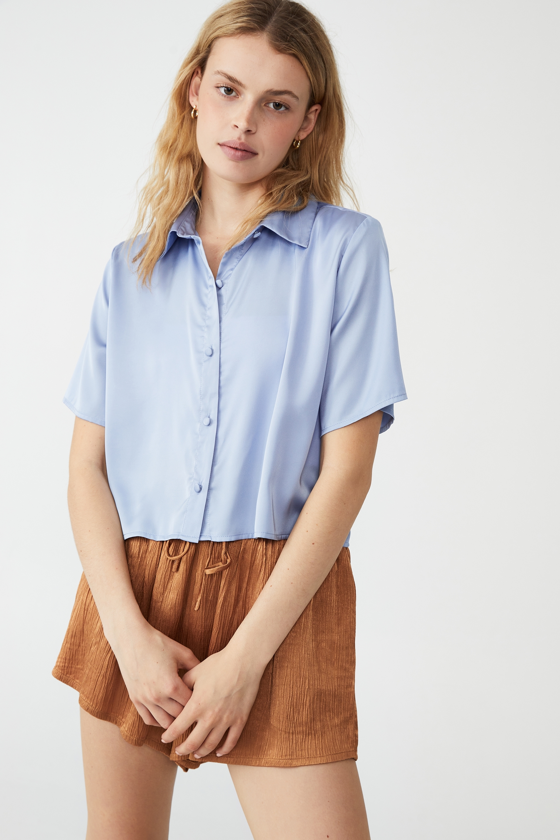 Cotton On Women - Santorini Short Sleeve Cropped Satin Shirt - Soft blue