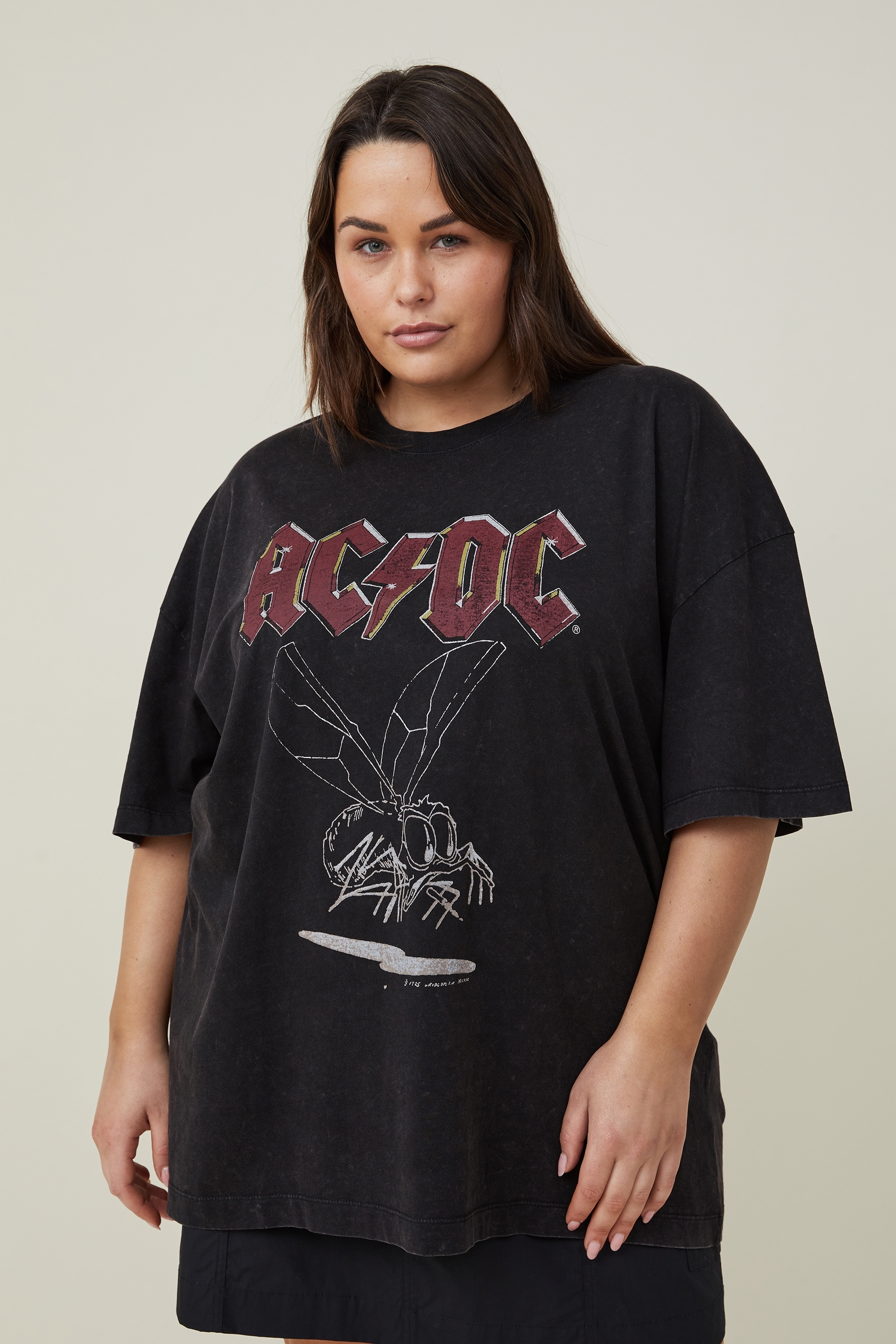 Cotton On Women - Curve Oversized Acdc Graphic Tee - Lcn per acdc fly on the wall 1985/black