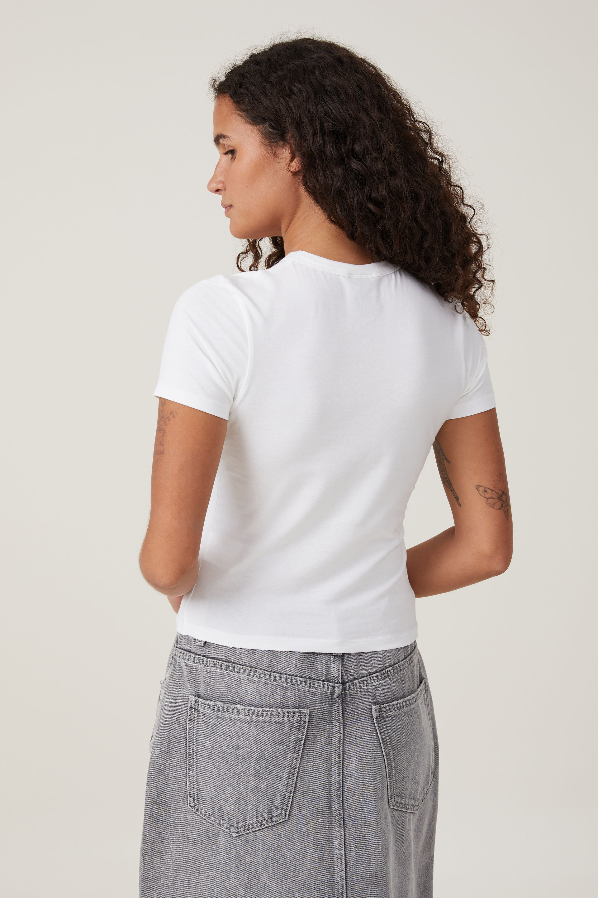 Unisex Essential Slogan White Longline T-Shirt – #NoFuchsGiven
