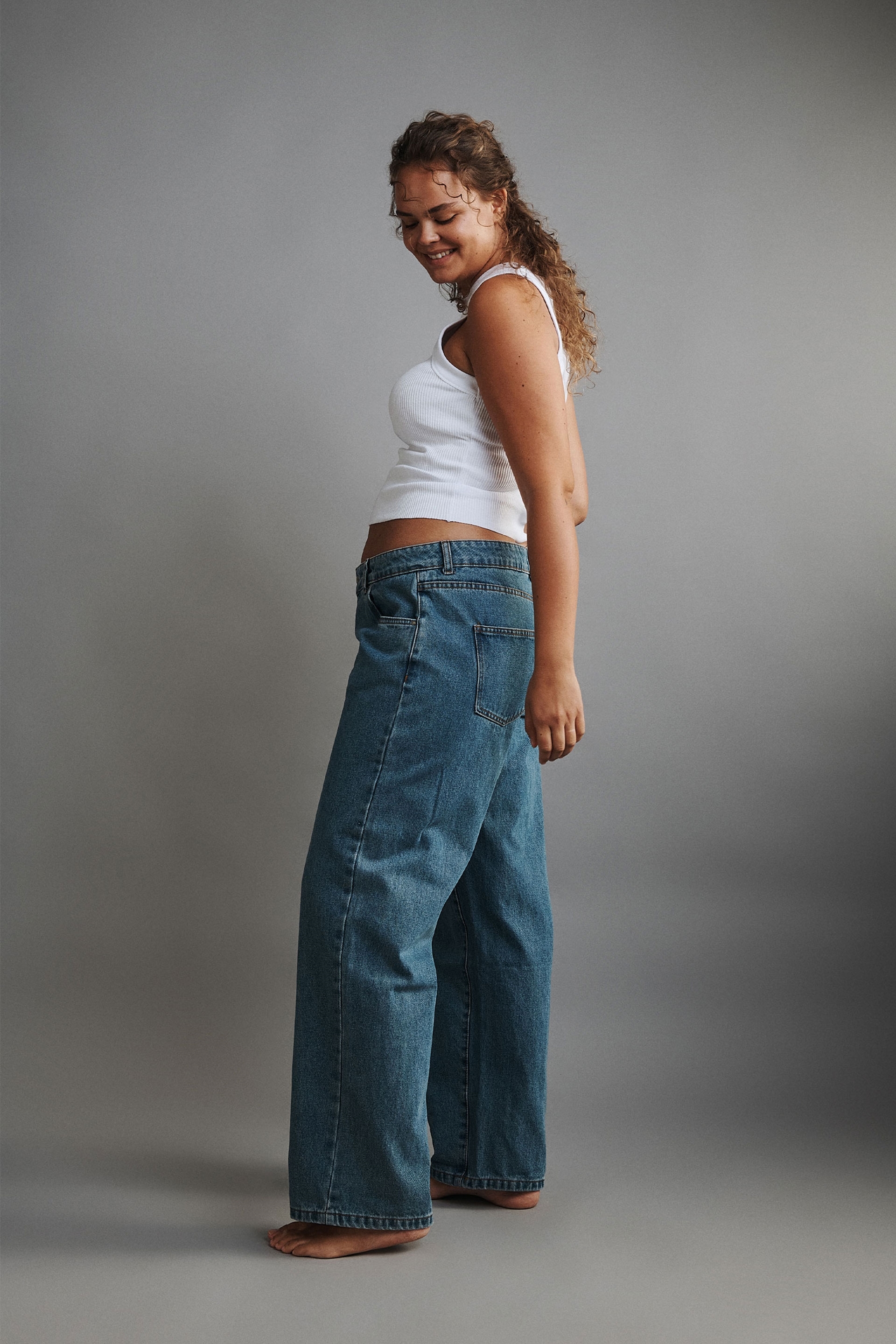 Cotton on mom jeans (size 36), Women's Fashion, Bottoms, Jeans & Leggings on  Carousell