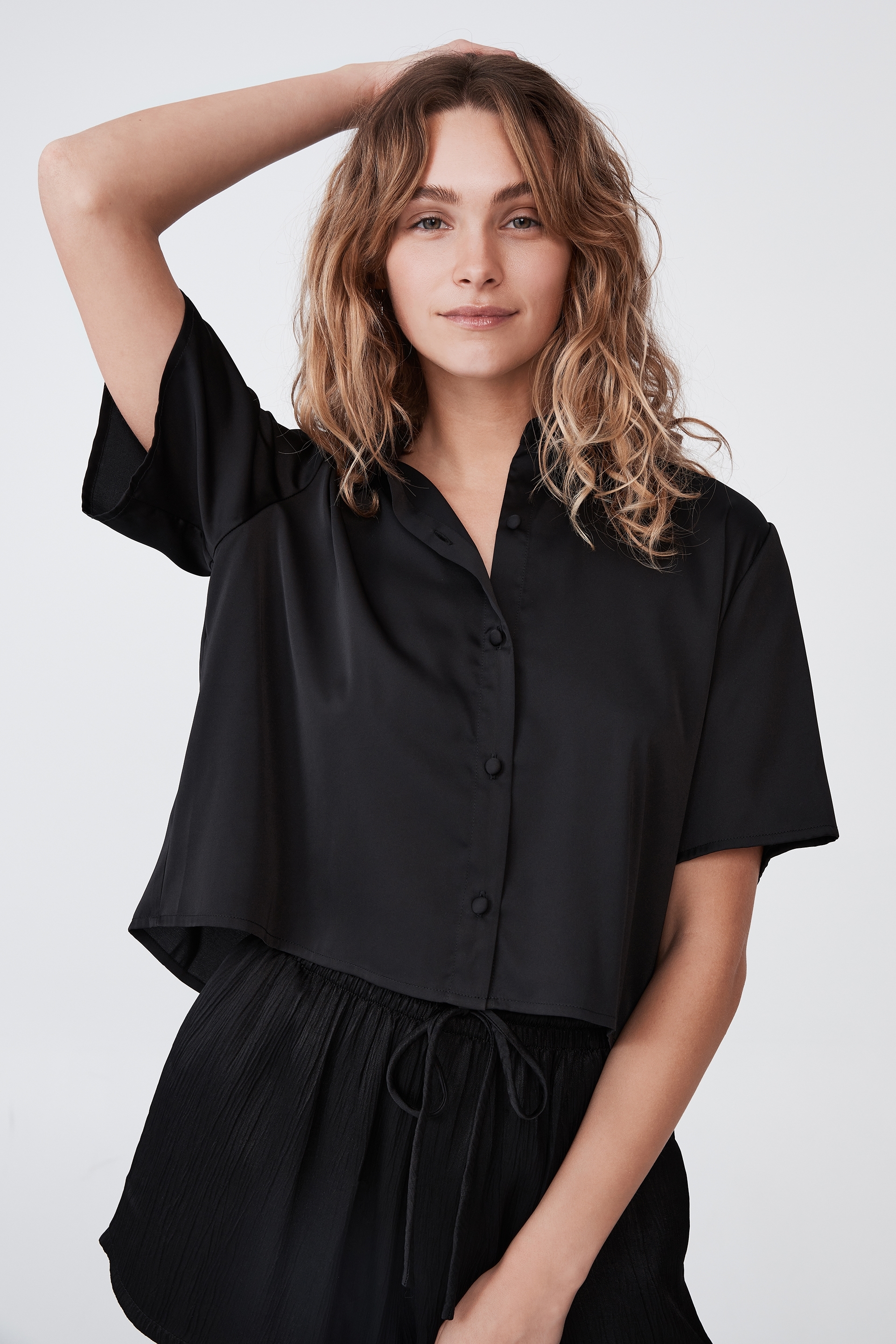 Cotton On Women - Santorini Short Sleeve Cropped Satin Shirt - Black