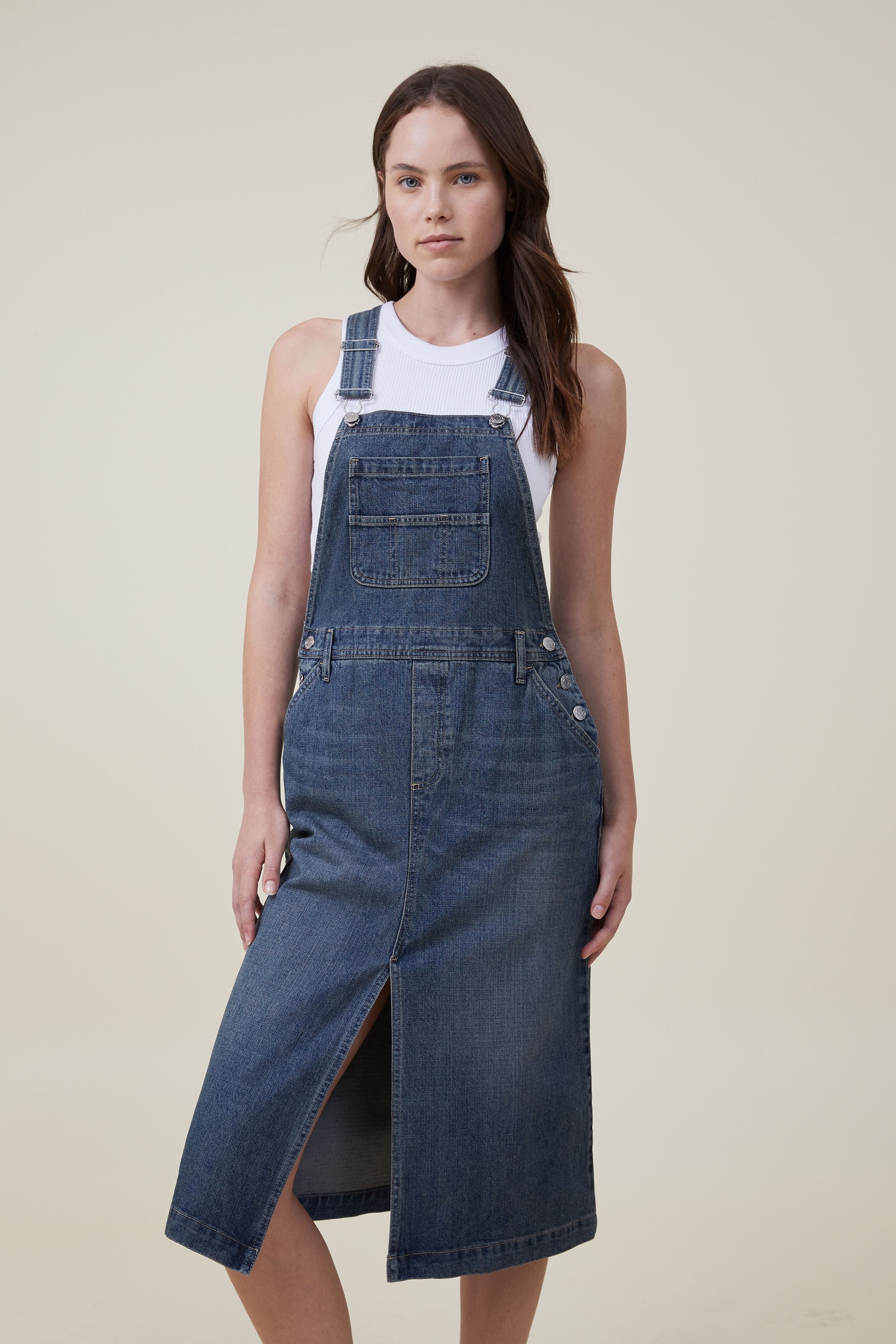 A denim pinafore for all the low-key style of your favorite jeans  without...you know...having to wear p… | Denim pinafore dress, Denim  overall dress, Denim pinafore